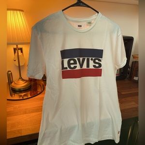 Levi’s Tshirt Large